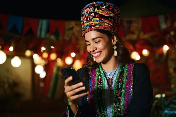 A confident dealer surrounded by casino chips inviting players to access their 3333DET account, reflecting quick and easy login options.